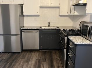 120 S 14th St APT D, Saint Charles, IL 60174