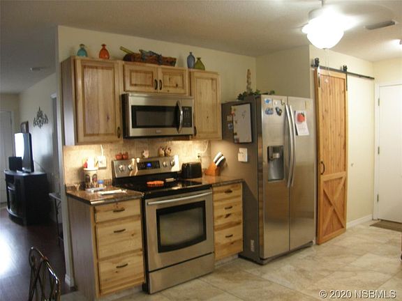 2nd image of 3309 Vista Palm Dr