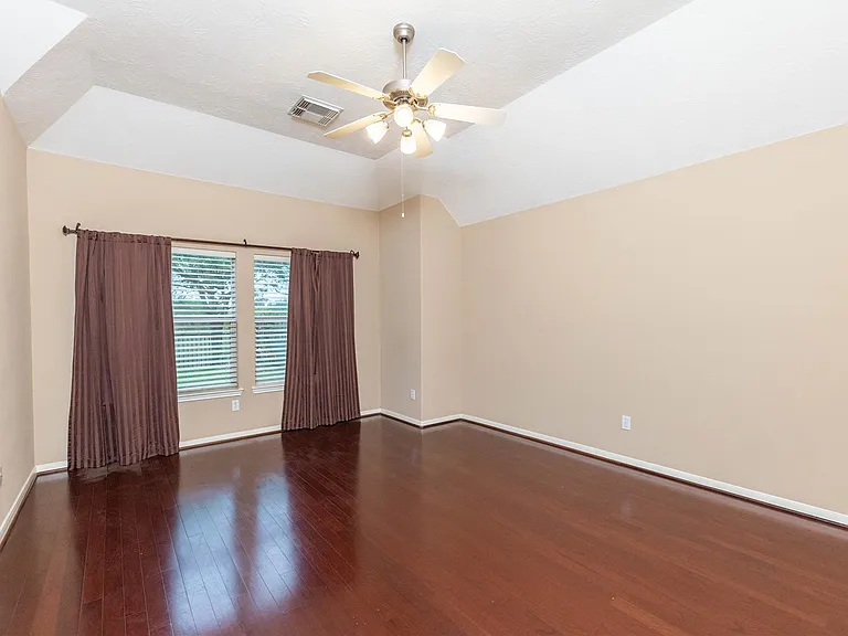 2201 Signal Hill Dr — Photo 28