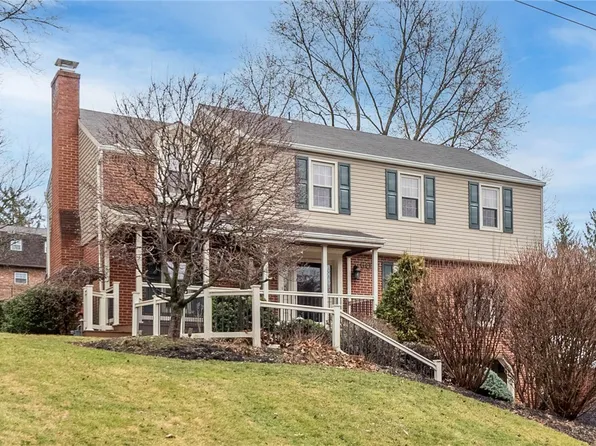 6077 Great Dane Dr, Bethel Park, PA 15102