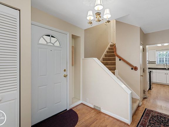 3rd image of 278 Fisher Rd