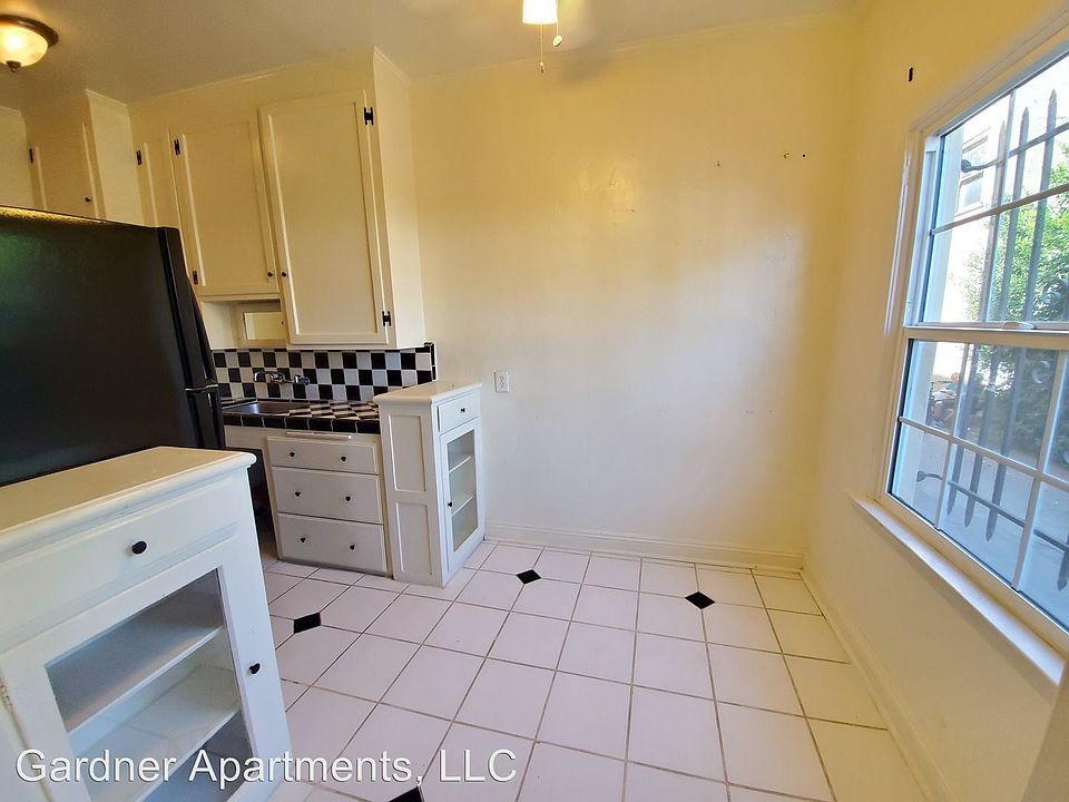 1st image of 1440 N Gardner St APT 103
