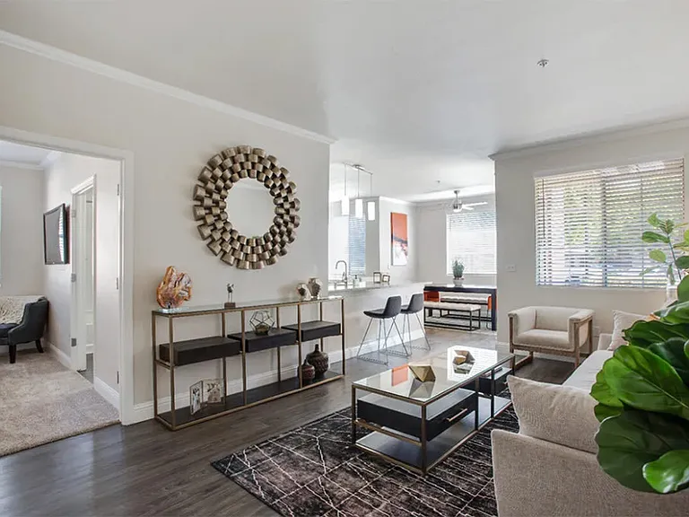 Villagio Luxury Apartments — Photo 4