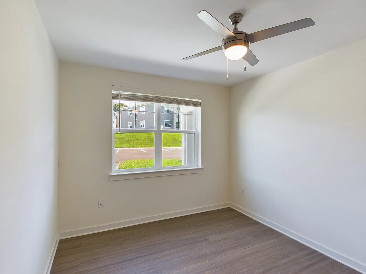 3 bed, 1389 sqft, $2,799 — Photo 4