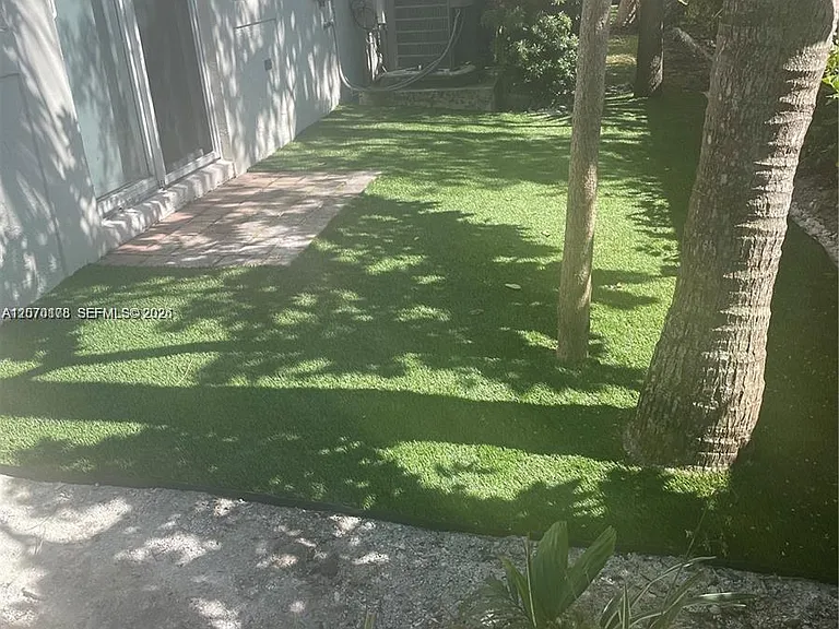 111 SE 7th Ave #0 — Photo 27