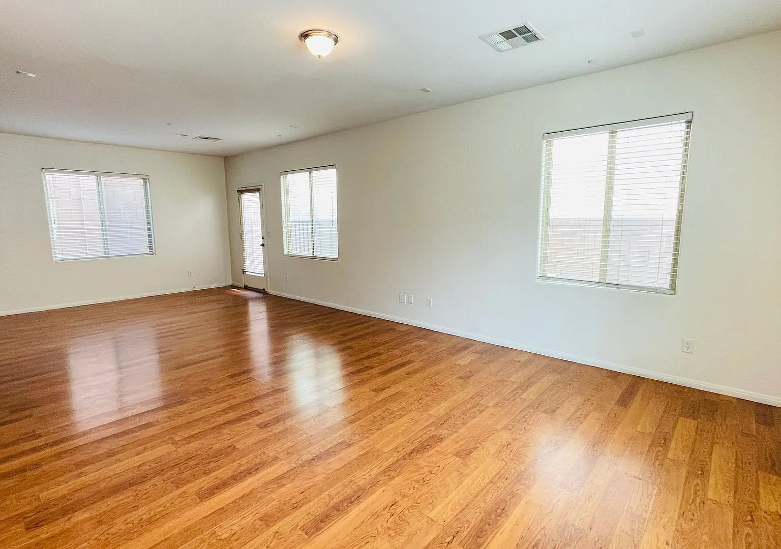Great house — Photo 1