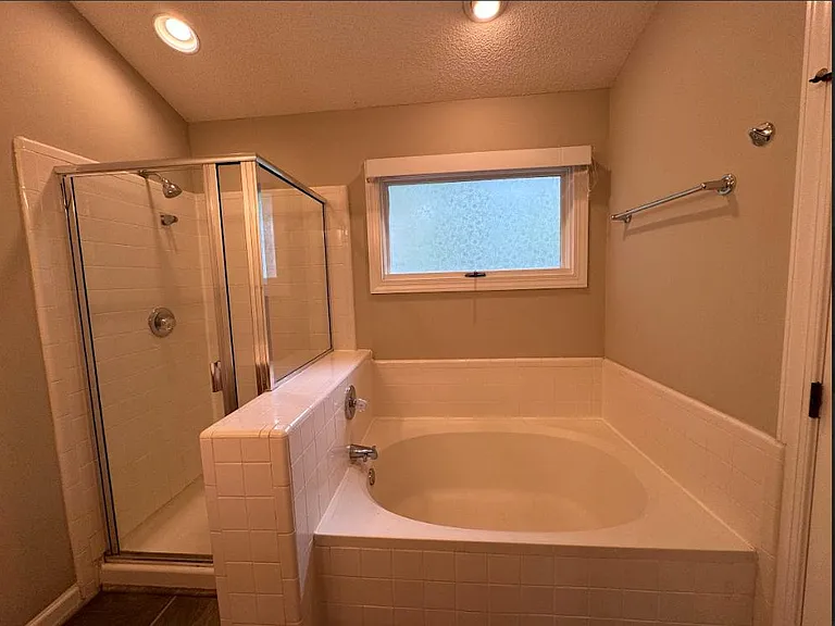 101 Queens Knoll Ct — Photo 17