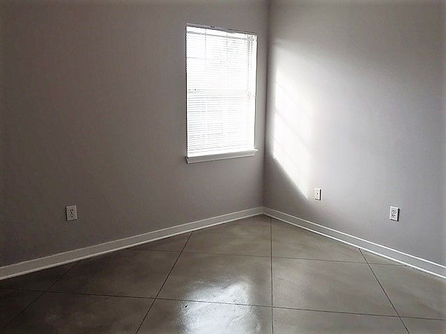 2nd image of 806 Pin Oak Pl