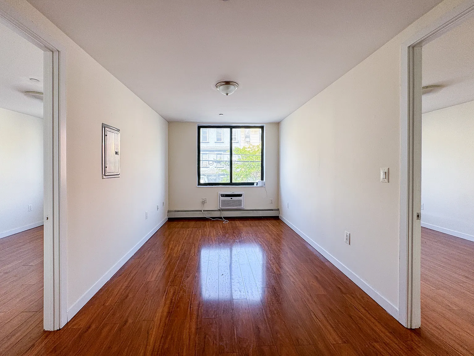 924 Metropolitan Ave — Photo 2