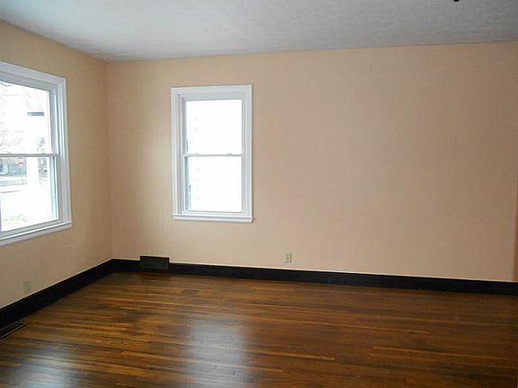 3rd image of 216 W Main St