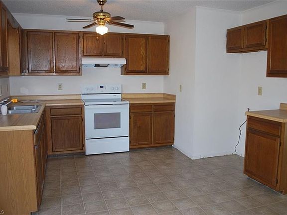 2nd image of 3610 Sharon Ave