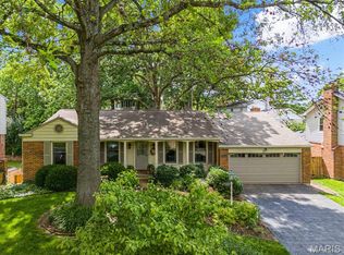 1161 N Berry Rd, Saint Louis, MO 63122