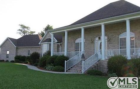 3rd image of 246 Turners Ln
