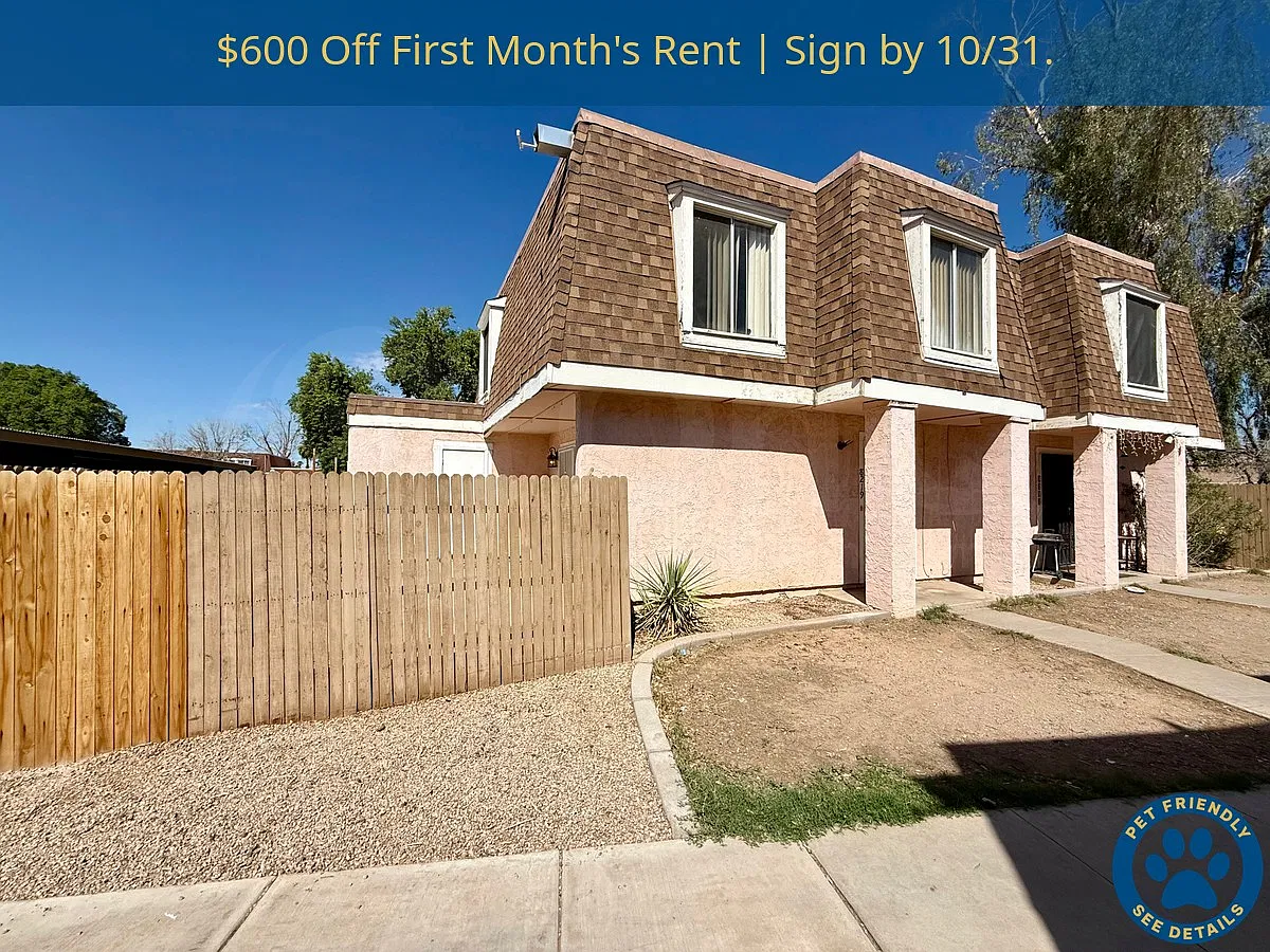 2 bed, 1.0 bath, 1008 sqft, $1,399 — Photo 1