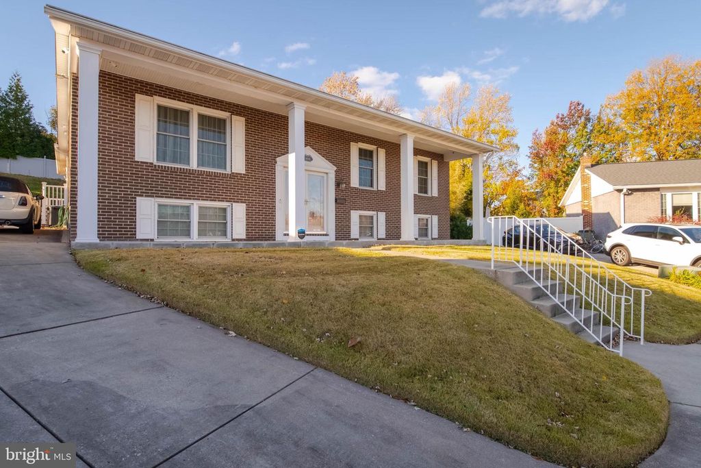8006 Woodhaven Ct, Baltimore, MD 21237