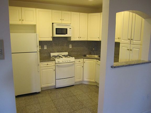 2nd image of 26 W 70th St APT 4B