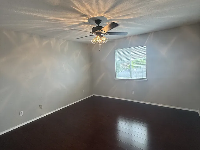 502 Constellation Dr — Photo 13