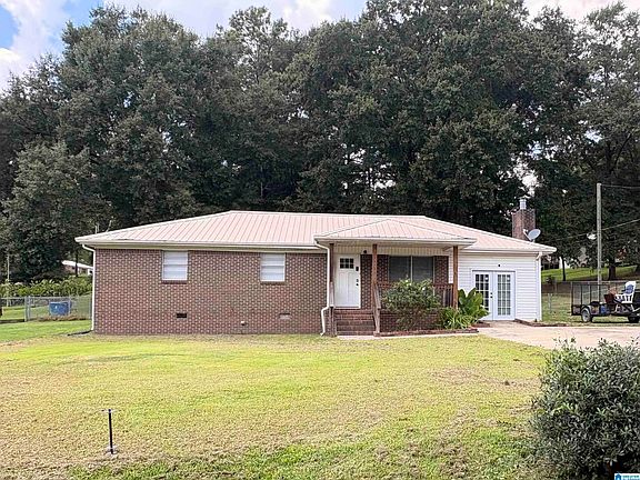 3rd image of 4626 Honeysuckle Rd