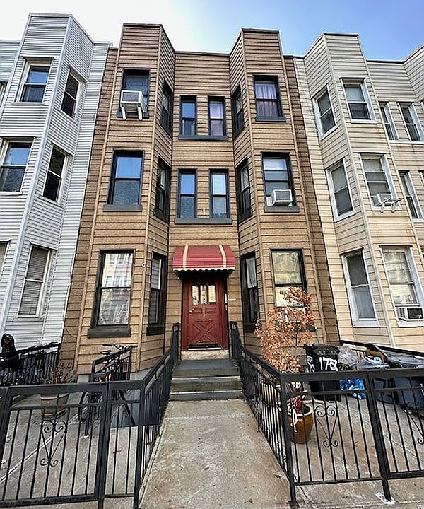1st image of 175 Russell St