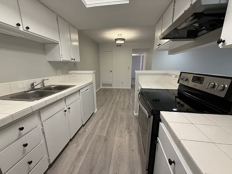 14434 E Colorado Dr #201 — Photo 16