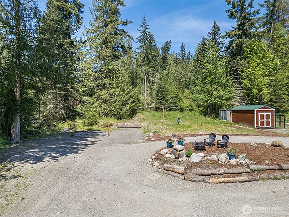 5th image of 193 Springwater Lane