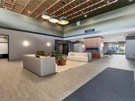 3rd image of 450 Dundas St E #425