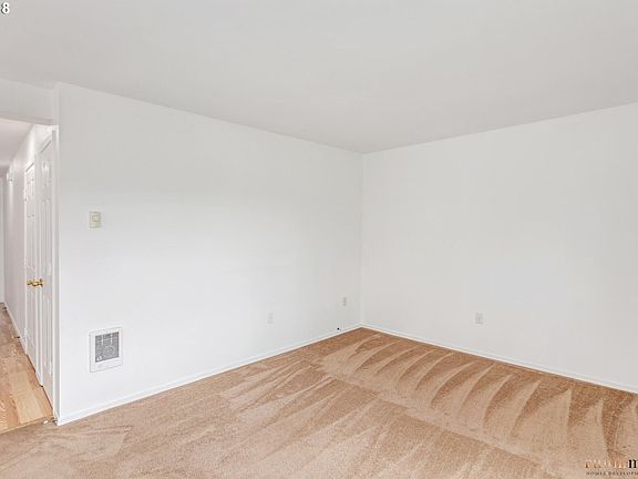 3rd image of 7161 SW Sagert St Unit 108