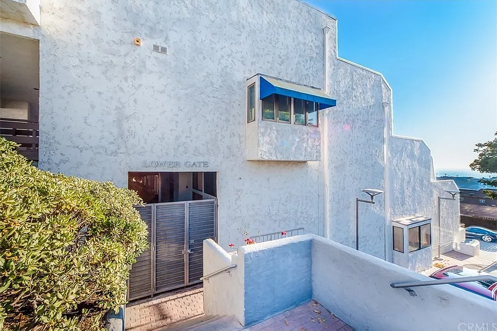 2 bed, 2.5 bath, 1802 sqft, $10,500 — Photo 4