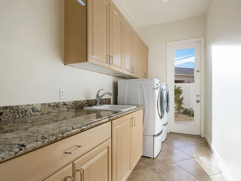 5 Chopin Ct — Photo 34