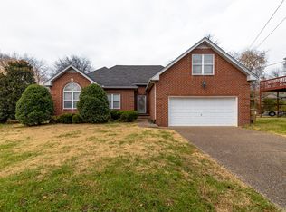 105 Lindsey Dr, Goodlettsville, TN 37072
