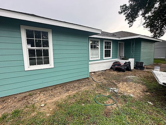 5th image of 8926 Lake Forest Blvd