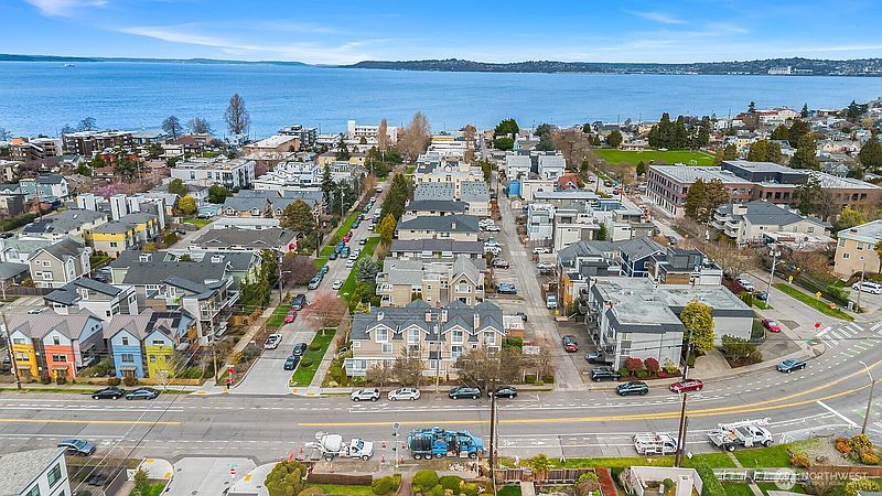4th image of 3056 60th Avenue SW