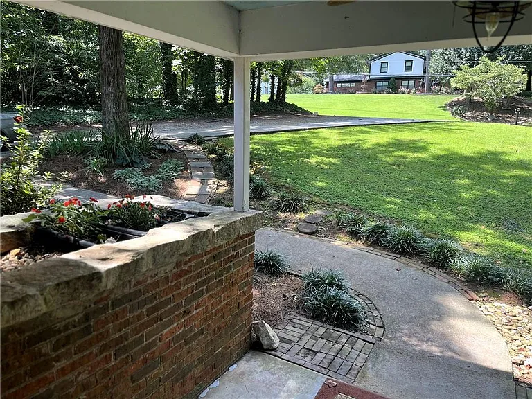 2745 Cardinal Lake Cir — Photo 25