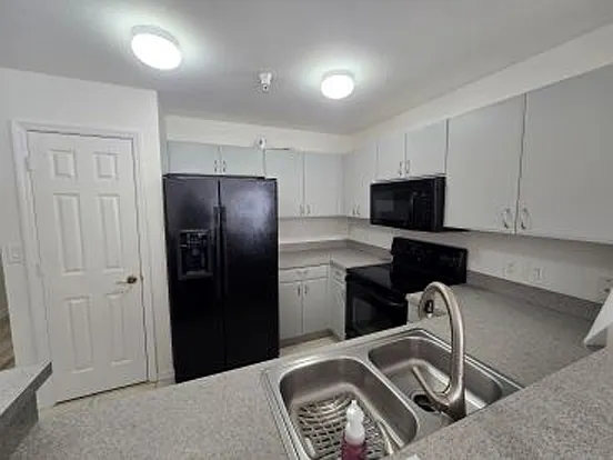 3 bed, 1250 sqft, $1,995 — Photo 4