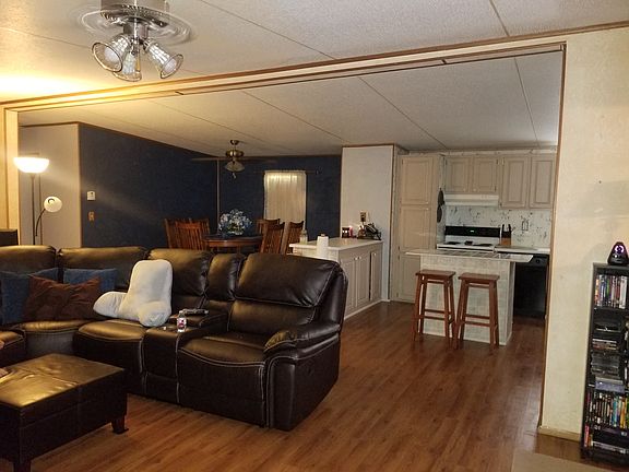 2nd image of 206 S Harbor Dr