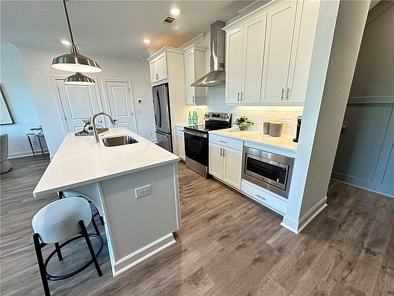 6th image of this home