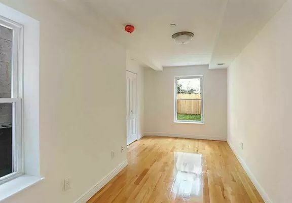 4th image of 91 Macon St #102