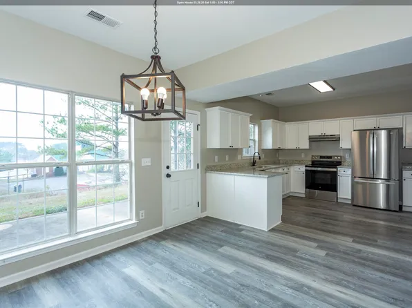 521 Waterford Lake Cir, Calera, AL 35040