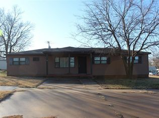 413 W 2nd St, Wellston, OK 74881