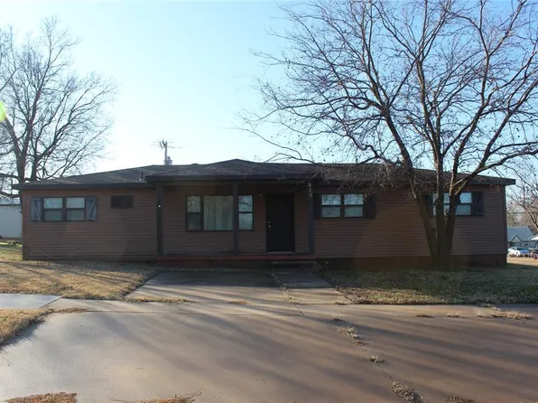 413 W 2nd St, Wellston, OK 74881