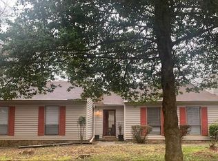 970 Hilltop Ct, Lawrenceville, GA 30045