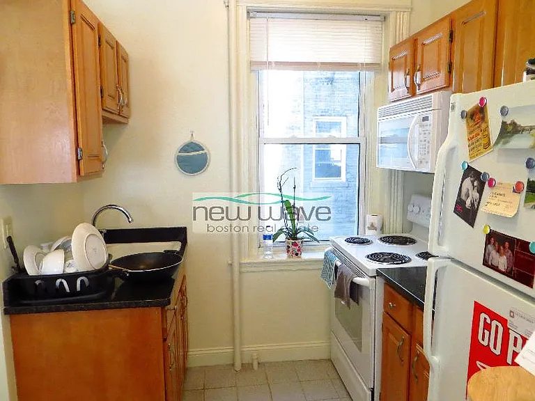 32 Queensberry St #14 — Photo 6