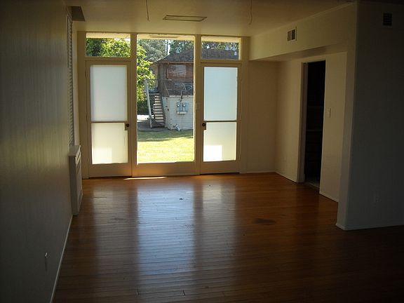 5th image of 1080 Azuar Ave