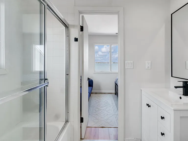 552 Dune Rd — Photo 25