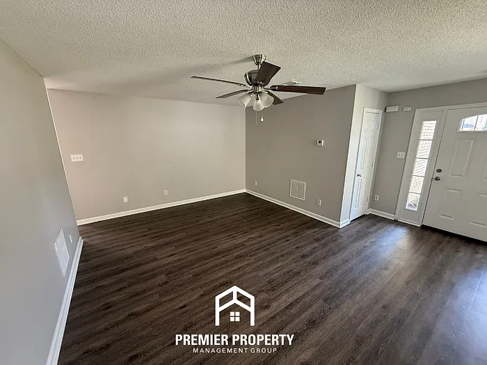 3 bed, 2.0 bath, 1200 sqft, $1,495 — Photo 2