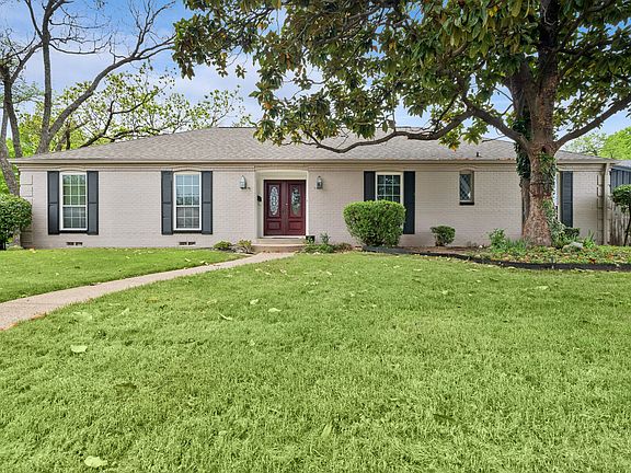 2nd image of 204 Shadywood Ln