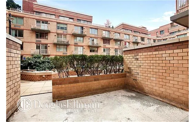 Rented by Douglas Elliman | media 24