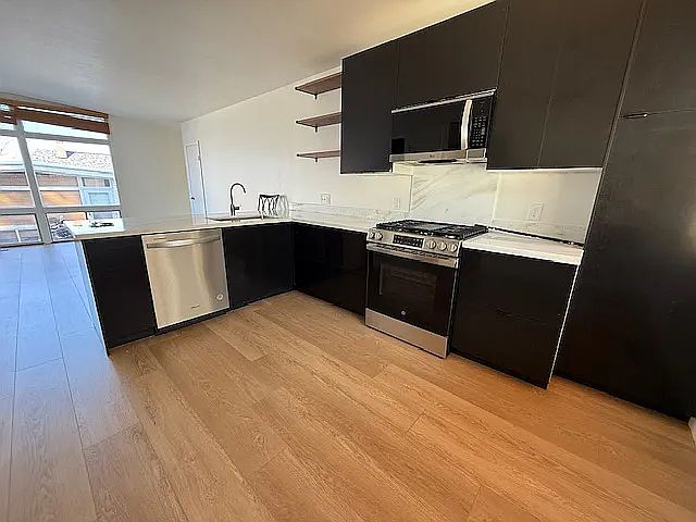 1st image of 1242 E Roosevelt Ave #1244