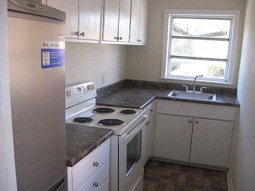 3rd image of 518 S Mendenhall St APT 1