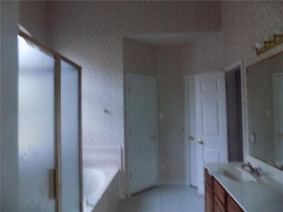 5th image of 2928 Olympia Dr